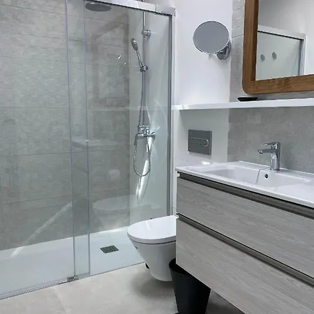Marina Suites 9 *